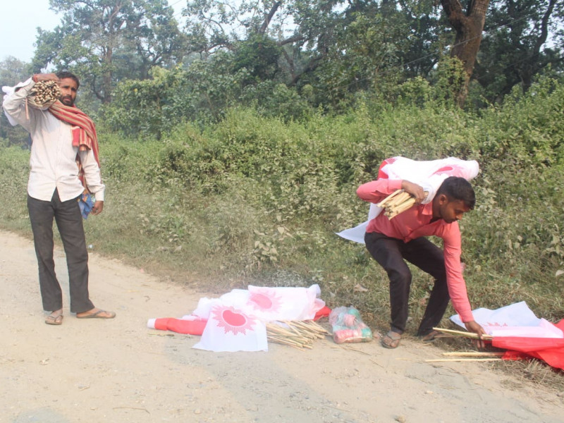 झण्डामा चम्किन्छन् मजदुर, जीवन त अँध्यारै छ